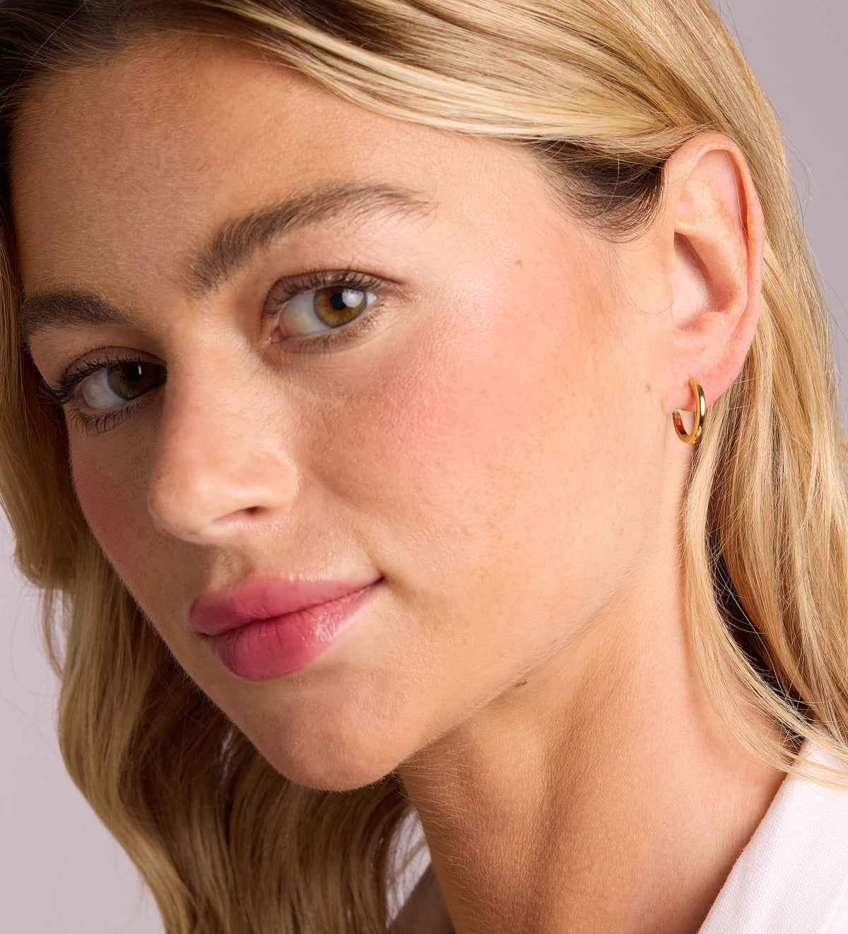 Classic Medium Hoops in 18k Gold Plating on 925 Silver - Ash & Harry