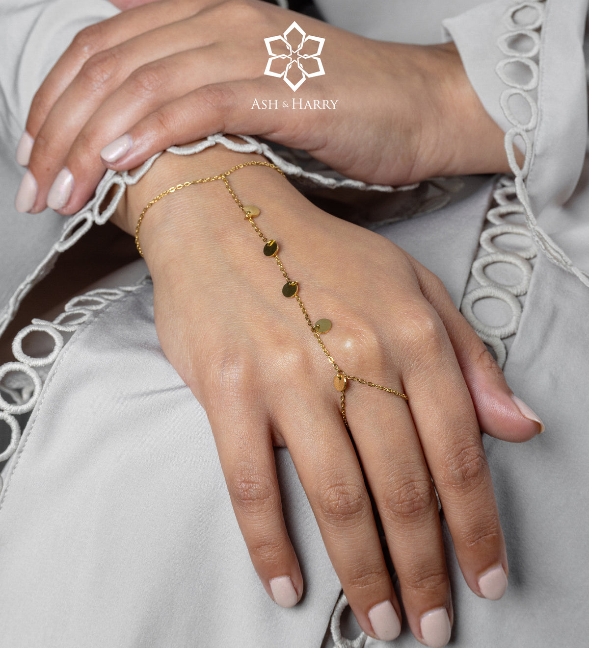 Disc Trail Hand Chain in Gold - Ash & Harry