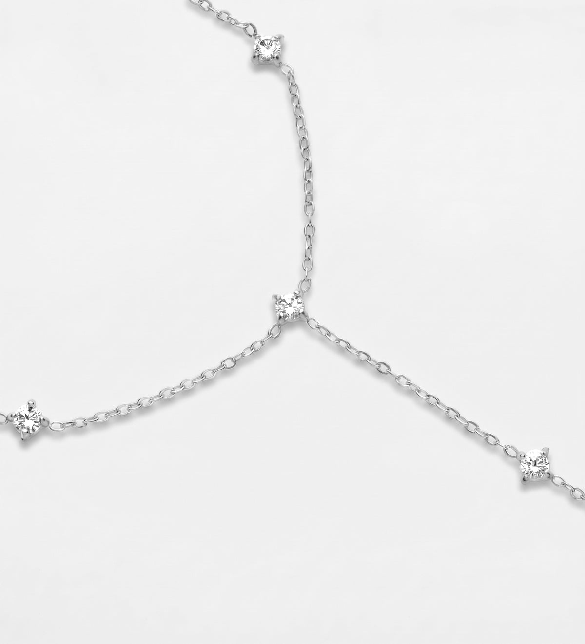 Rania Hand Chain in Silver - Ash & Harry