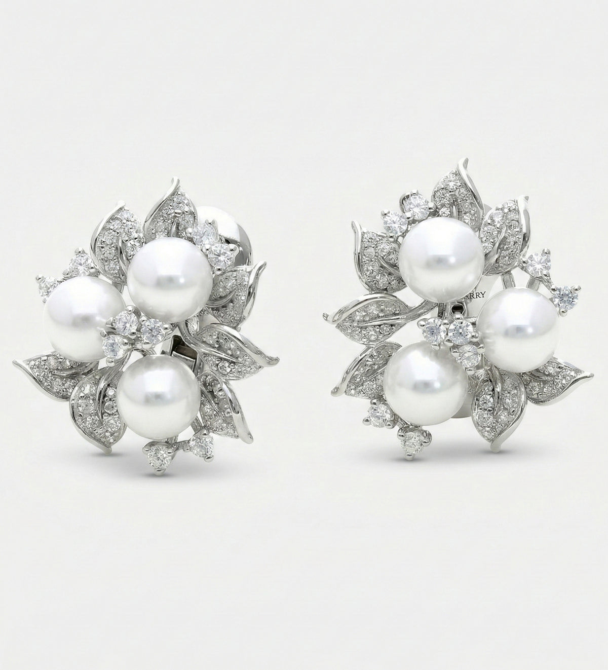 Trio Pearl Bloom Full Set in Silver - 2 Items - Ash & Harry