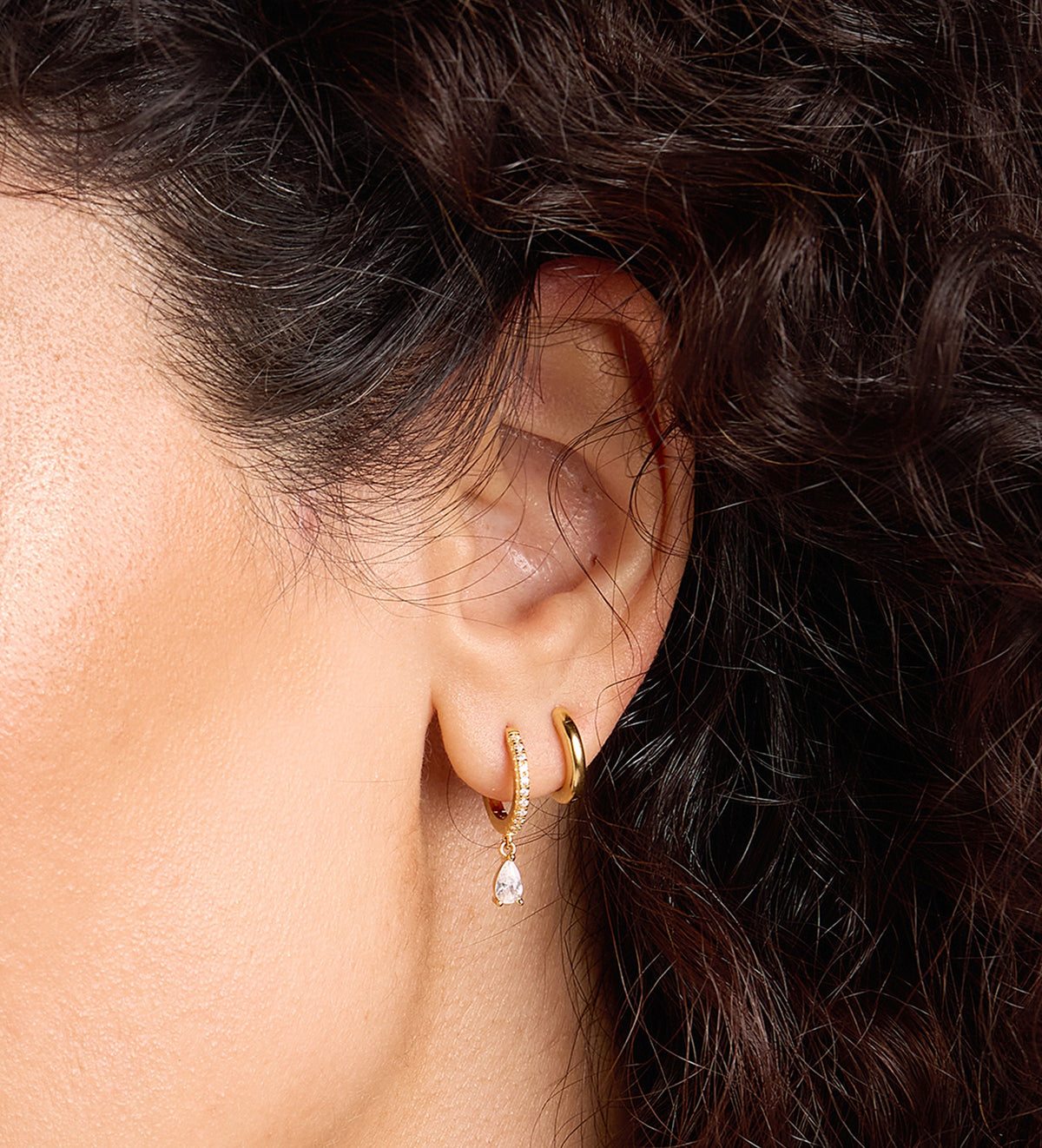 Classic Huggie Hoops in 18k Gold Plating on 925 Silver - Ash & Harry