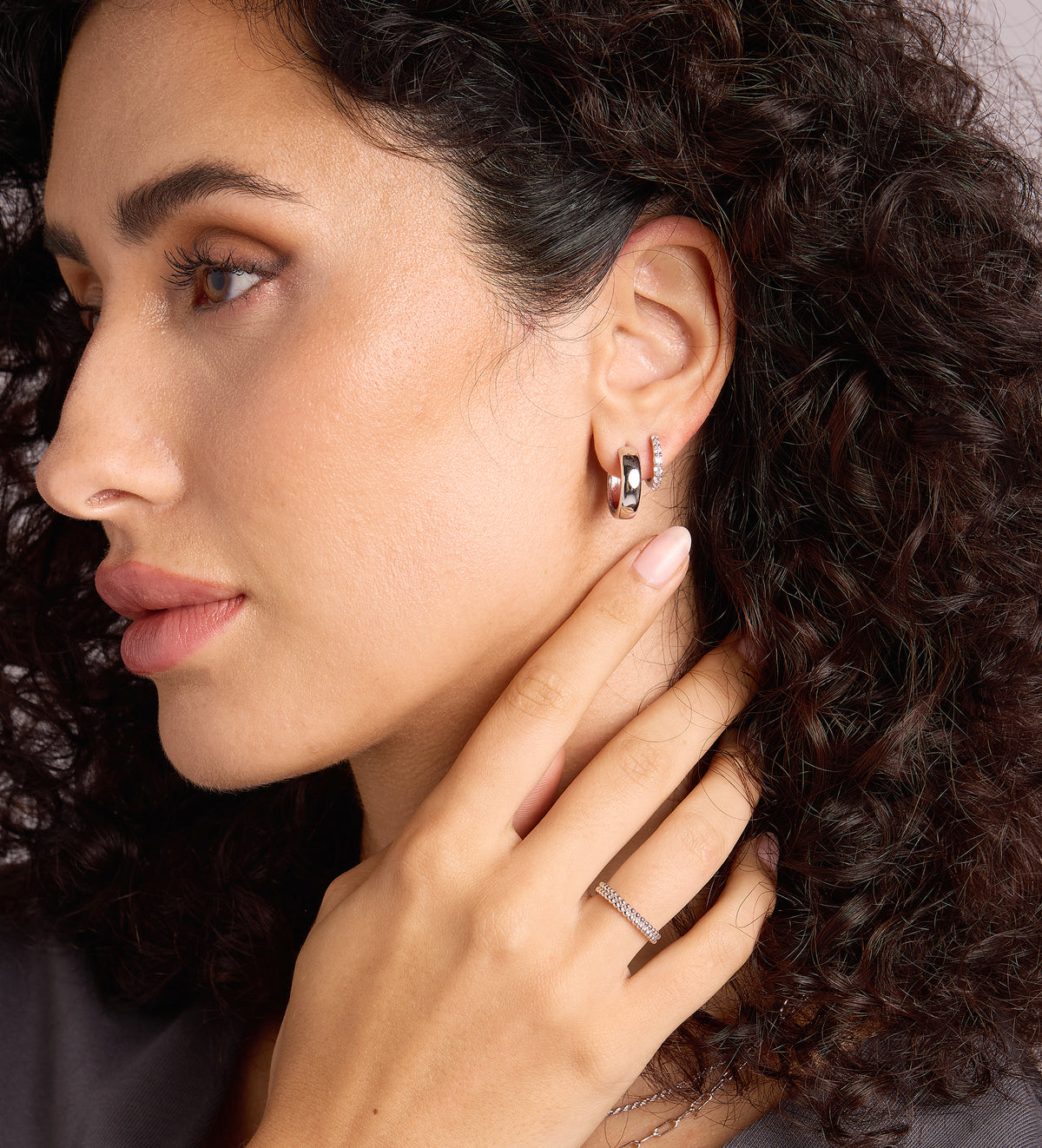 Bold Medium Hoops in Rhodium Plating on 925 Silver - Ash & Harry
