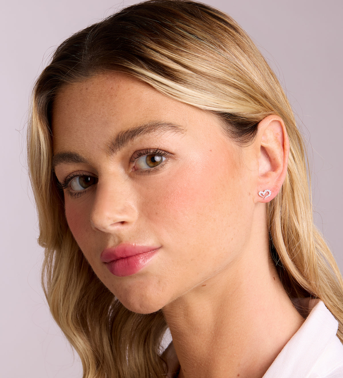 Pave Heart Earrings in Rhodium Plating on 925 Silver - Ash & Harry