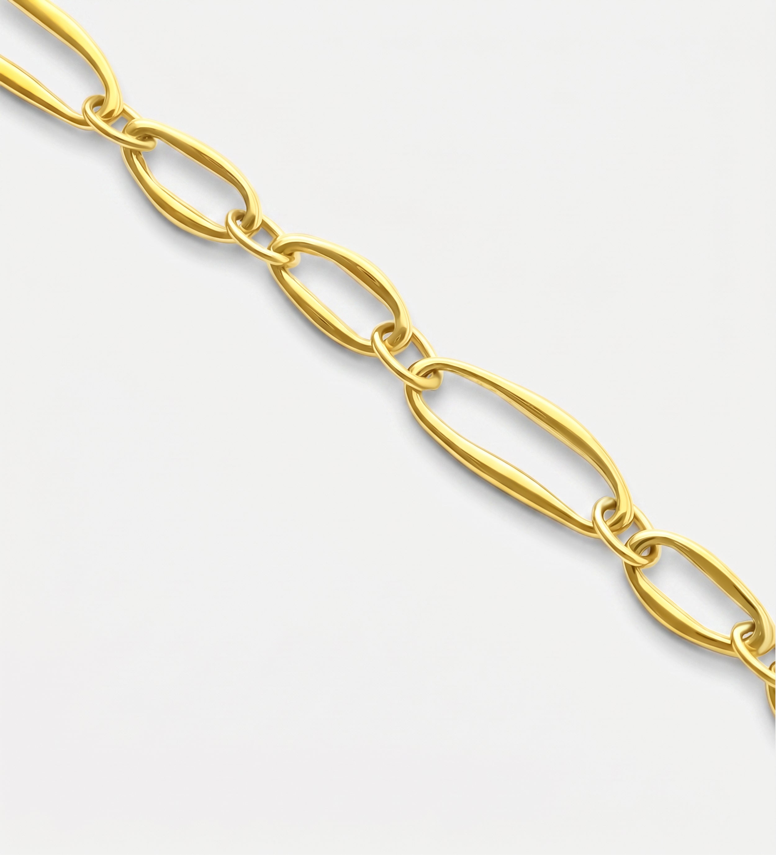 Bold Paperclip Link Bracelet in Gold - Ash & Harry