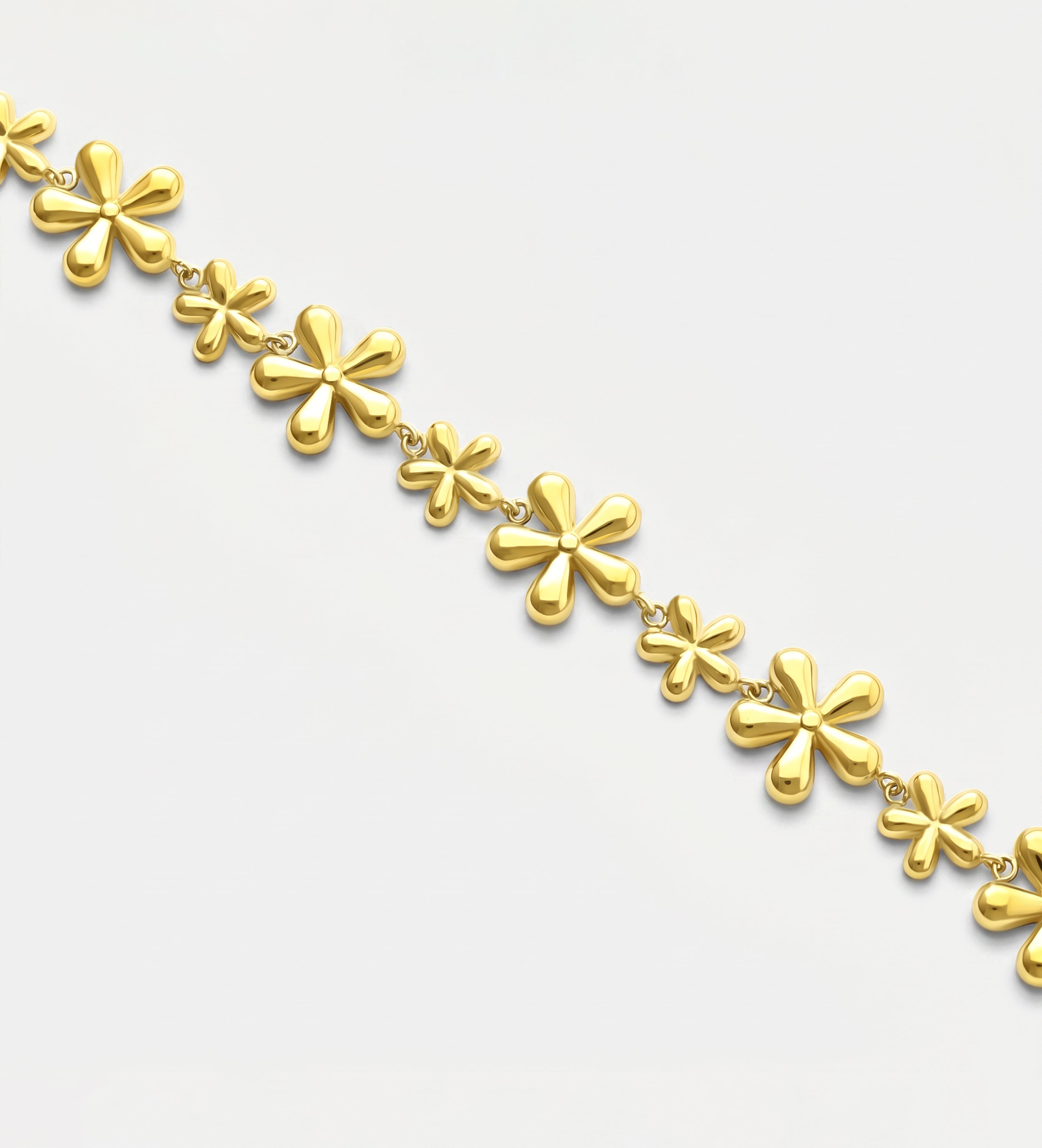 Daisy Petal Bracelet in Gold - Ash & Harry