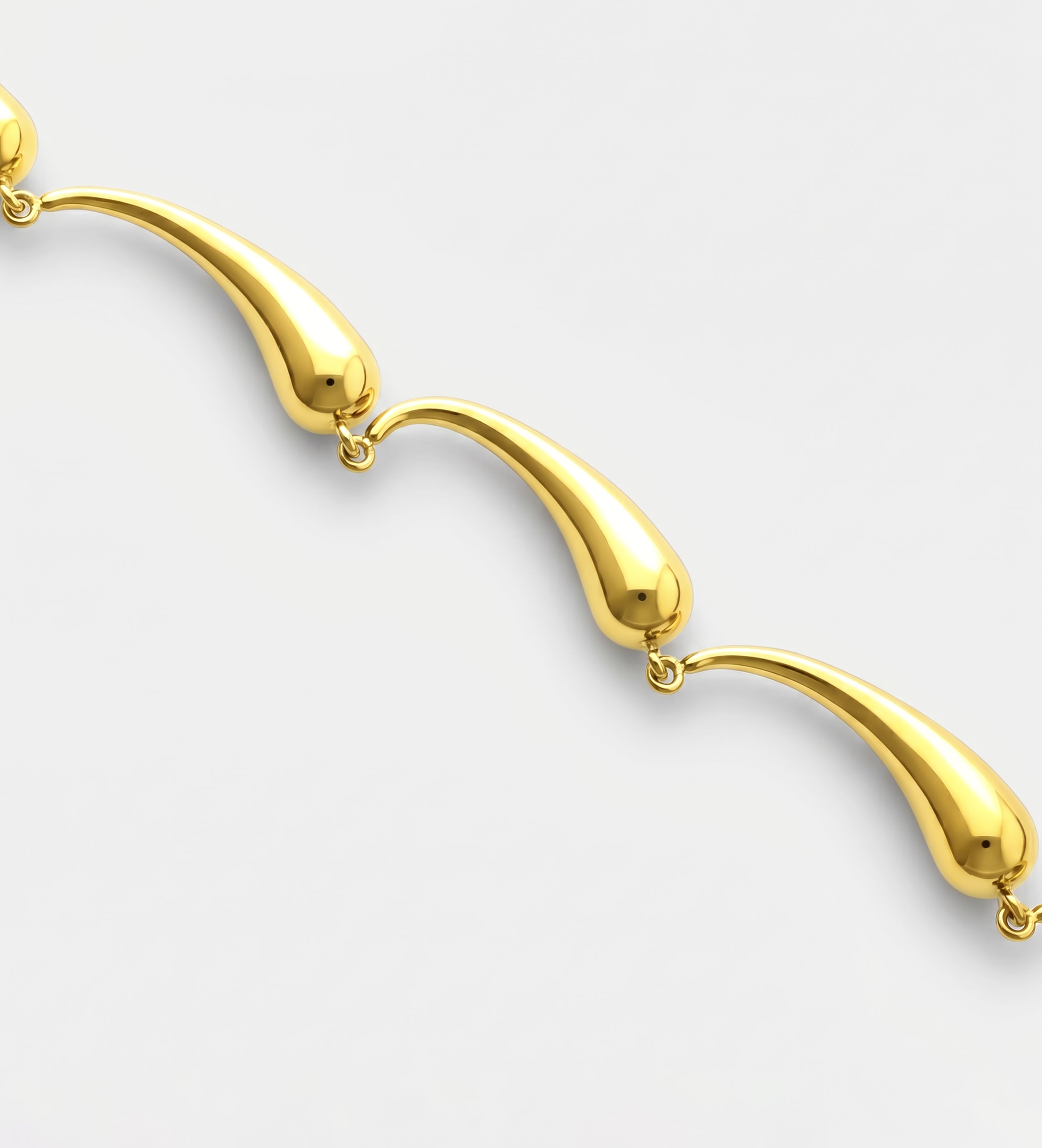Dew Drop Chain Bracelet in Gold - Ash & Harry