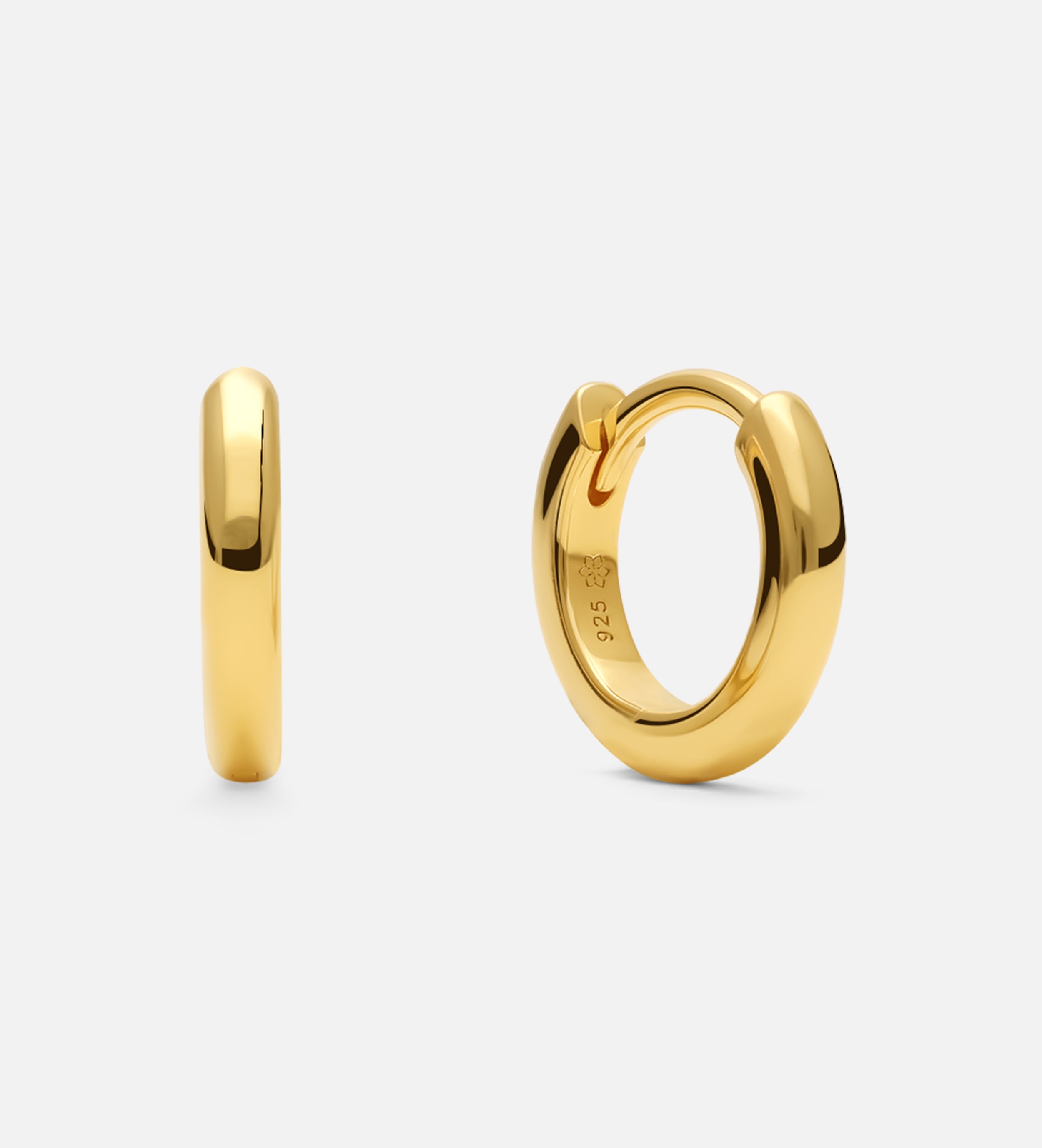 Classic Huggie Hoops in 18k Gold Plating on 925 Silver - Ash & Harry