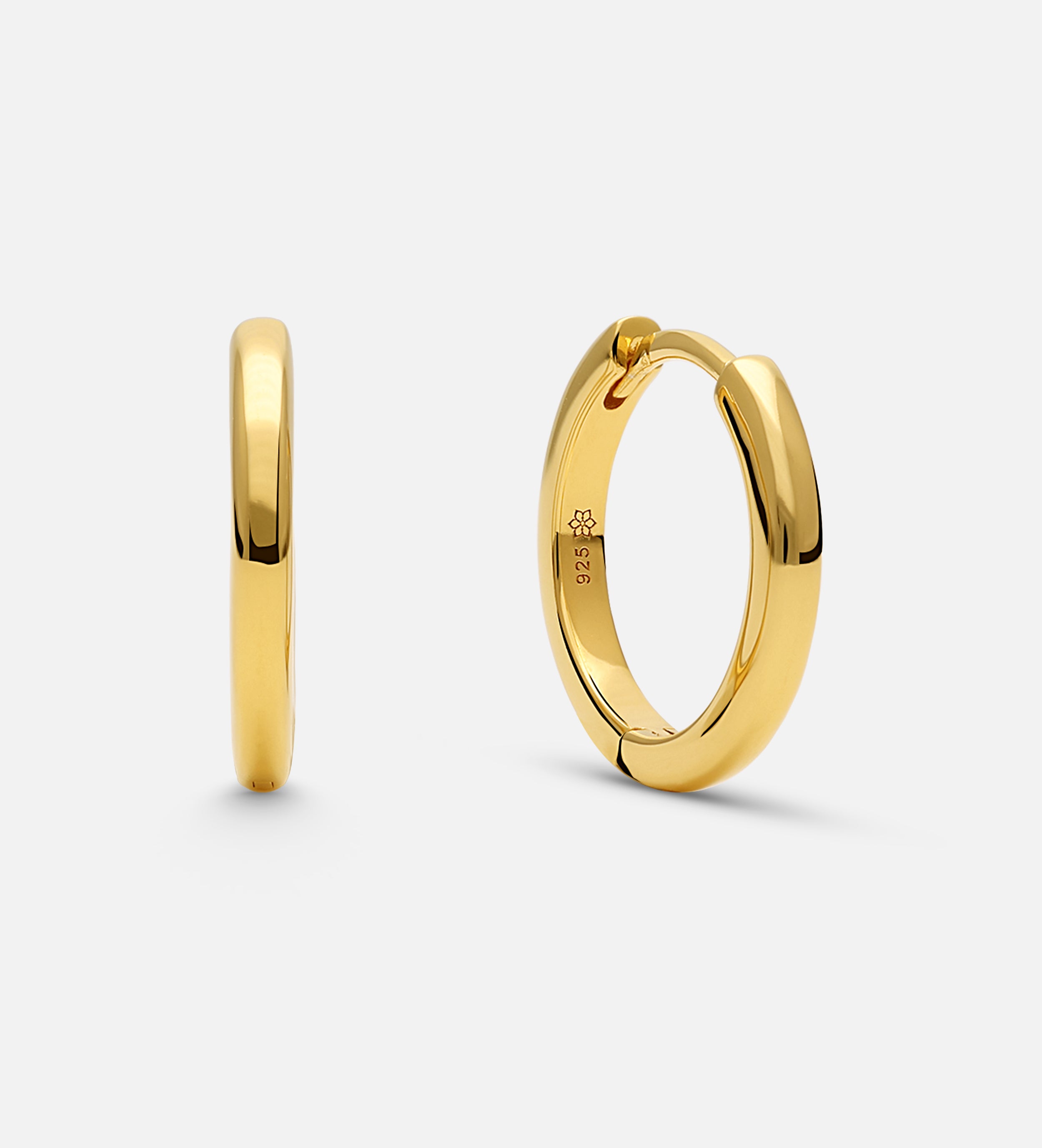 Classic Medium Hoops in 18k Gold Plating on 925 Silver - Ash & Harry