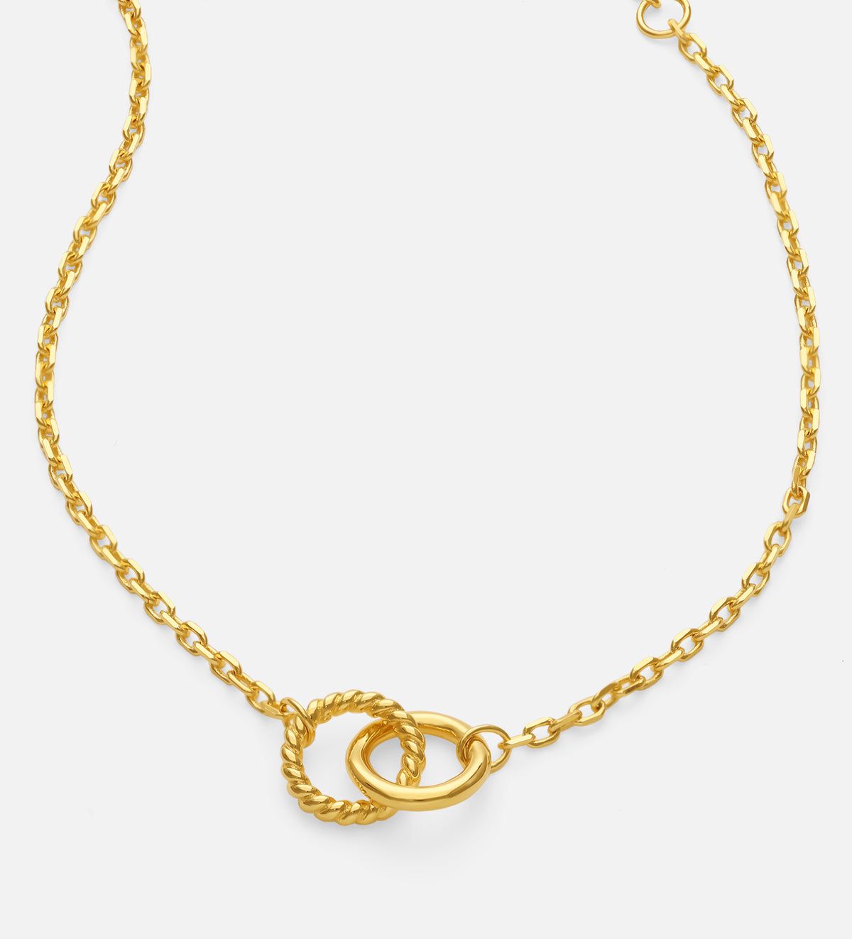 Interlocked Rings Bracelet in 18k Gold Plating on 925 Silver - Ash & Harry