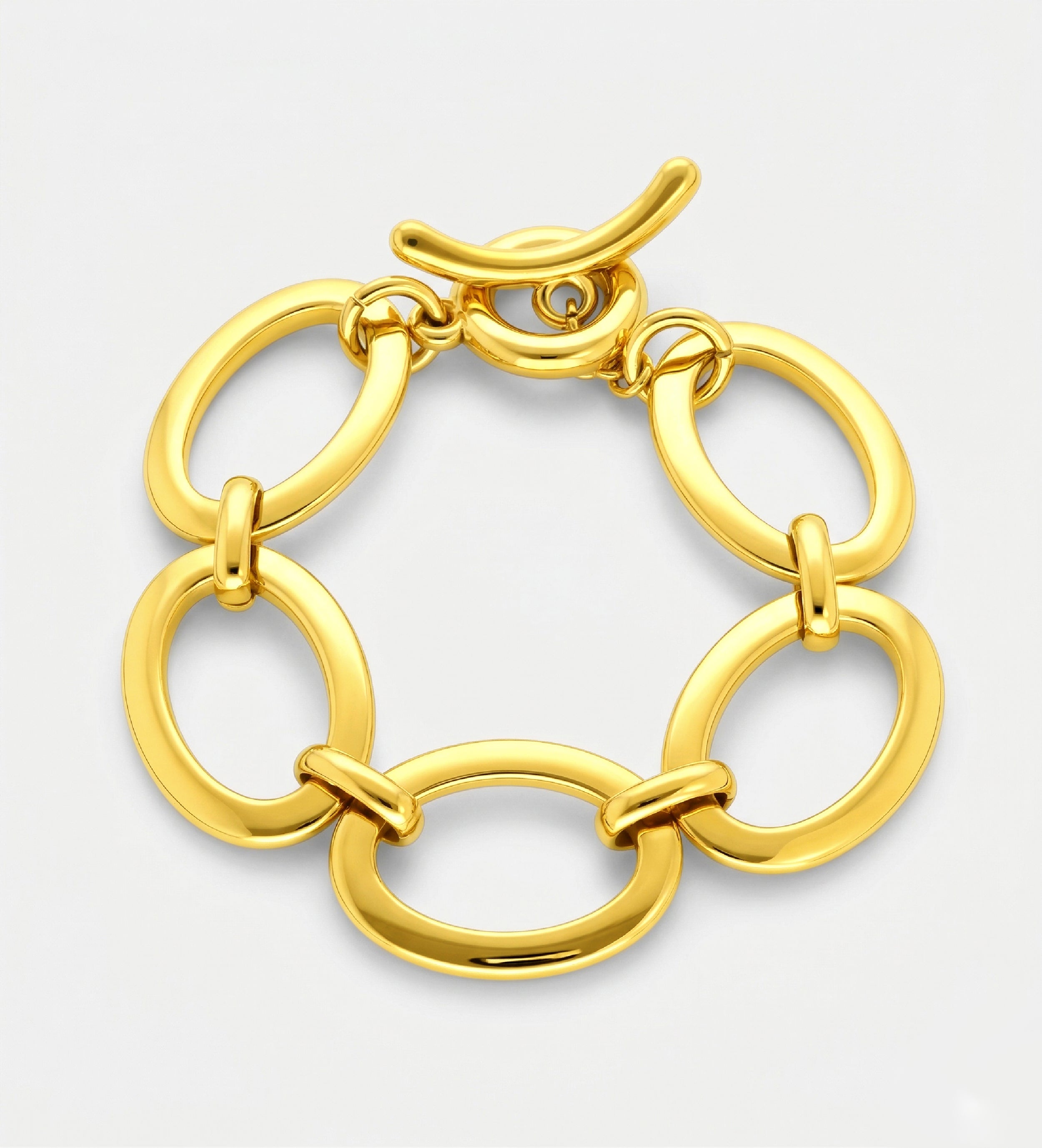 Oval Link Toggle Bracelet in Gold - Ash & Harry
