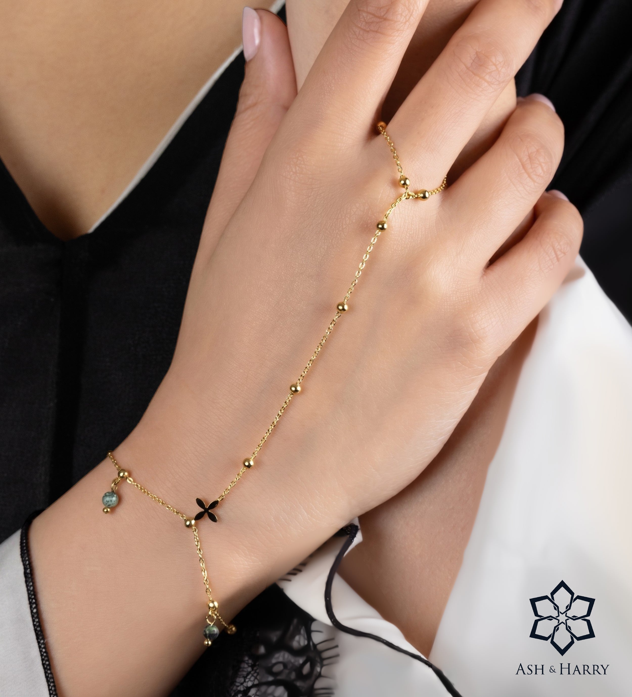 Sahara Hand Chain in Gold - Ash & Harry