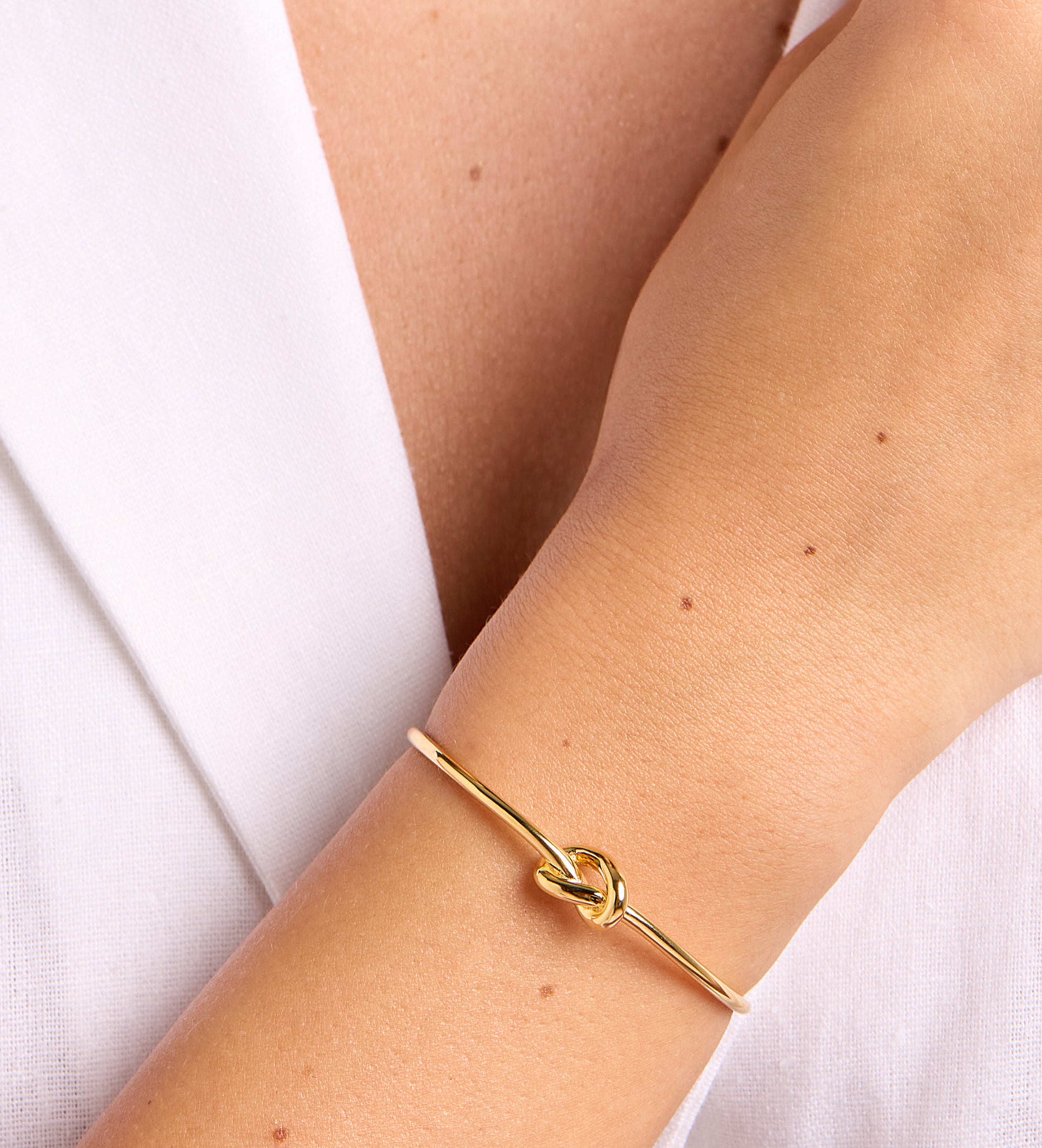 Knot Cuff Bracelet in 18k Gold Plating on 925 Silver - Ash & Harry