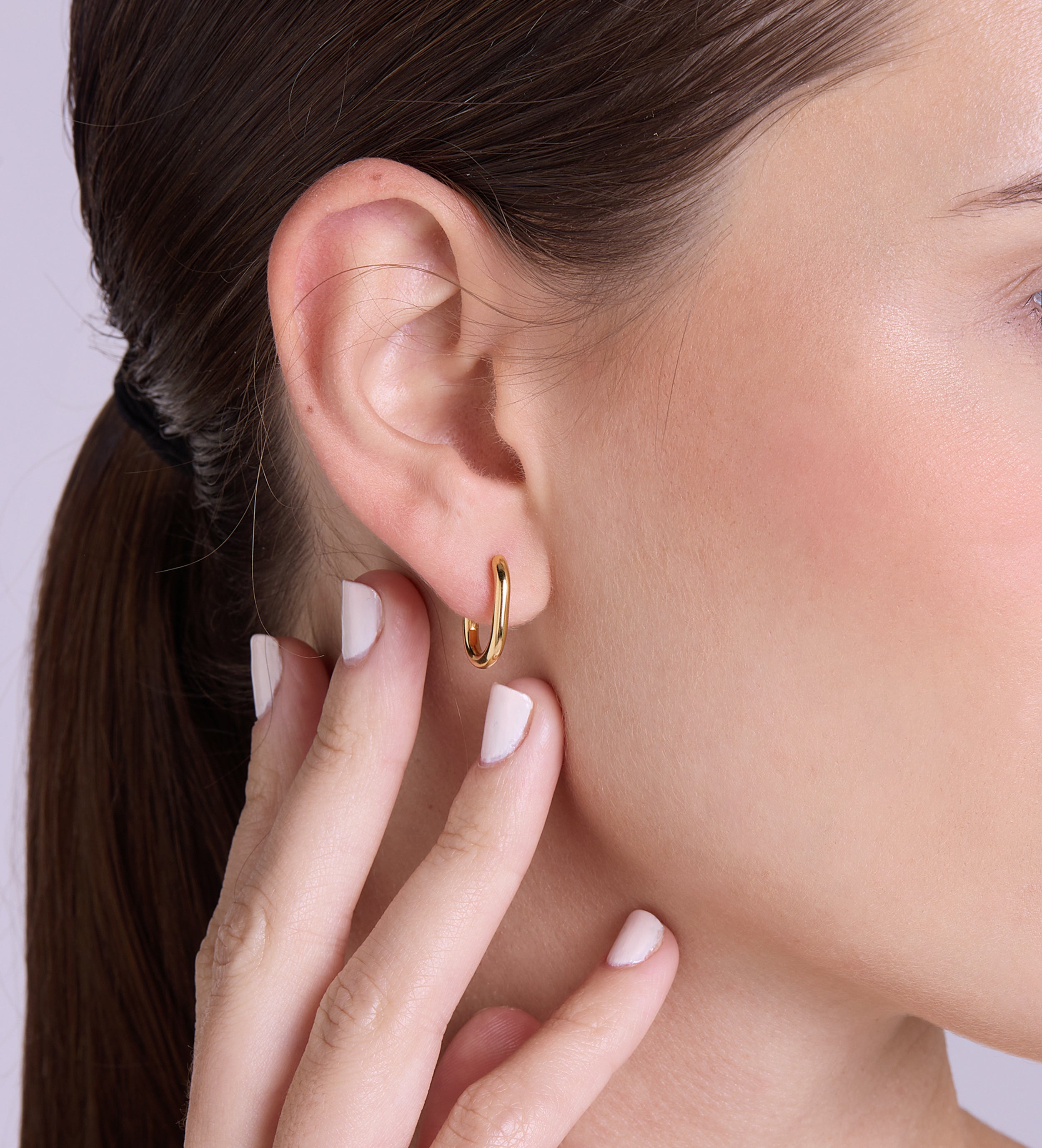 Oval Hanging Hoops in 18k Gold Plating on 925 Silver - Ash & Harry