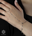 Dotted Bead Hand Chain in Silver - Ash & Harry